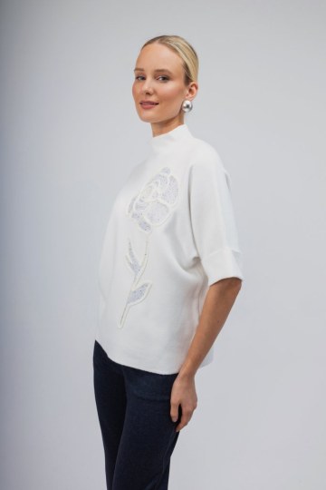 Πουλόβερ λευκό με κεντητό σχέδιο τριαντάφυλλο - 