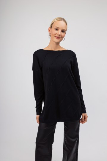 Πουλόβερ μαύρο μονόχρωμο με ιδιαίτερο σχέδιο