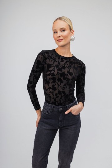 Κορμάκι εφαρμοστό με βελουτέ λεπτομέρειες μαύρο - 