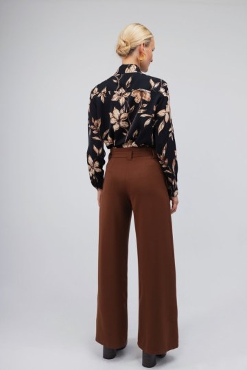 Παντελόνα ψηλόμεση με κουμπί σε ίσια γραμμή εκάι - 