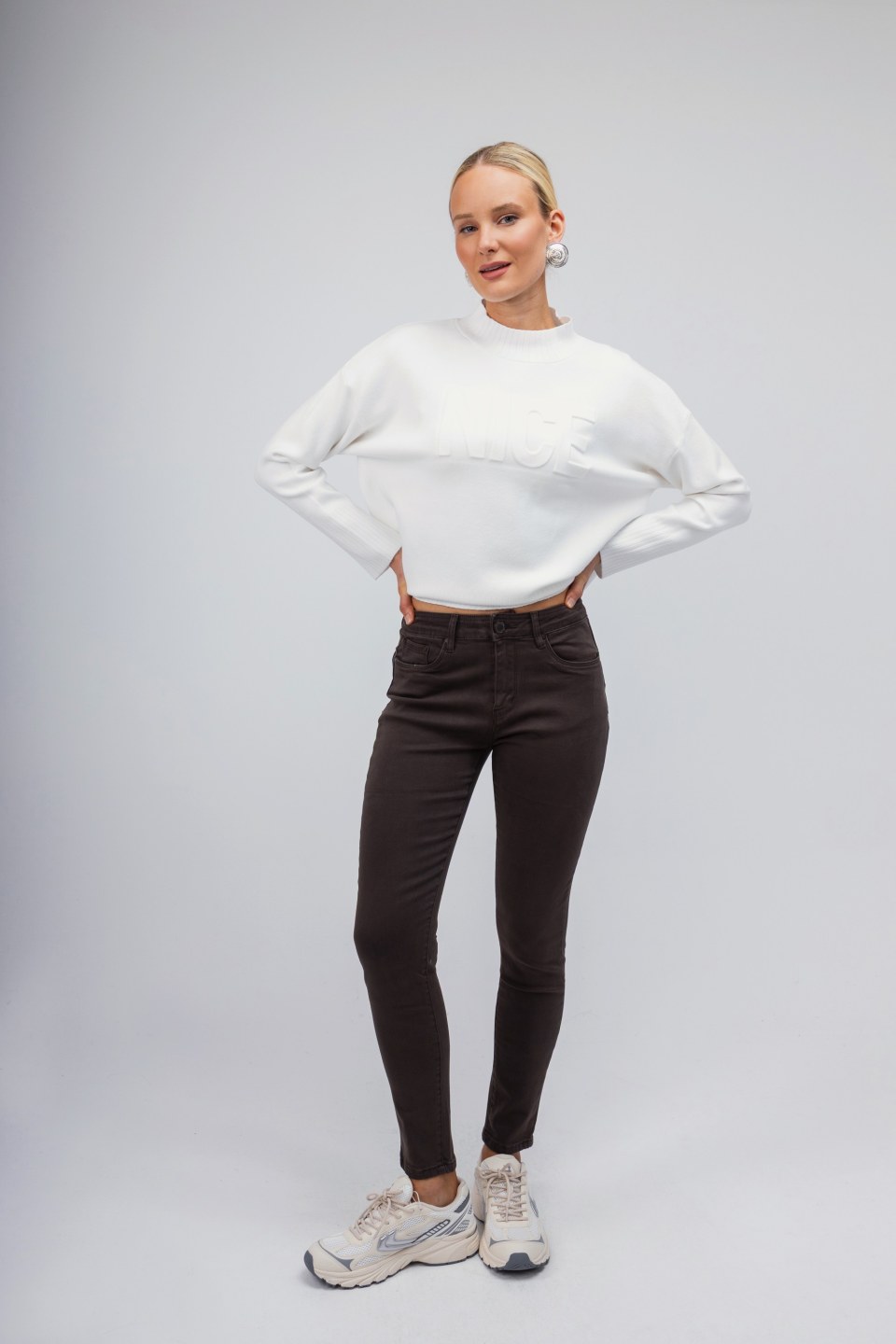 Παντελόνι  βαμβακερό καφέ με κουμπί