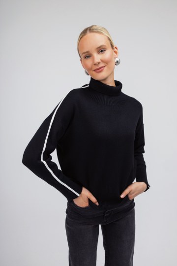 Πουλόβερ μαύρο ζιβάγκο με λευκή λεπτομέρεια