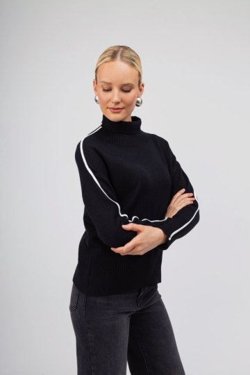 Πουλόβερ μαύρο ζιβάγκο με λευκή λεπτομέρεια - 