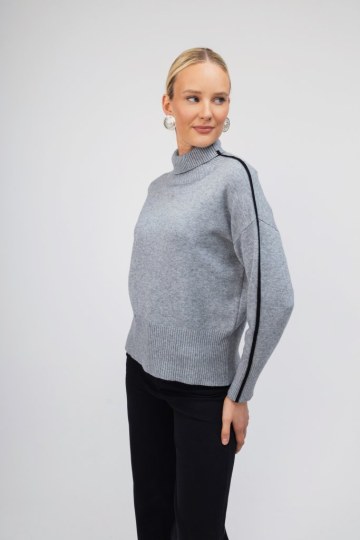 Πουλόβερ γκρι ζιβάγκο με μαύρη λεπτομέρεια - 