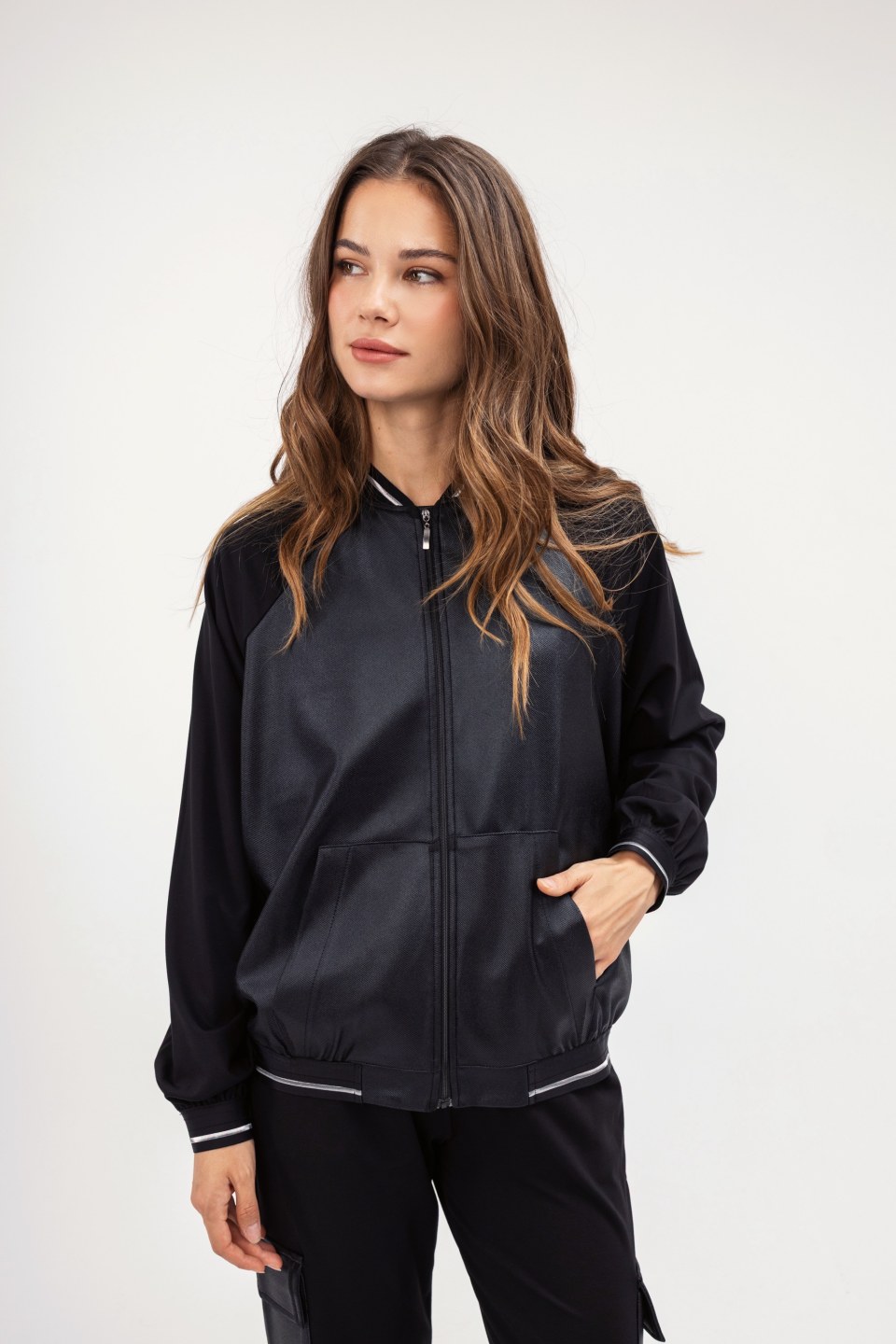 Ζακέτα-Φούτερ μαύρη με φερμουάρ