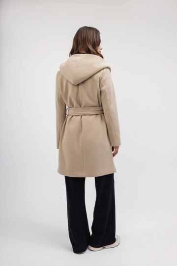 Ημίπαλτο μπεζ με ζώνη και κουκούλα - 