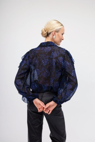 Πουκάμισο με μπλε τριαντάφυλλα και βολάν - 