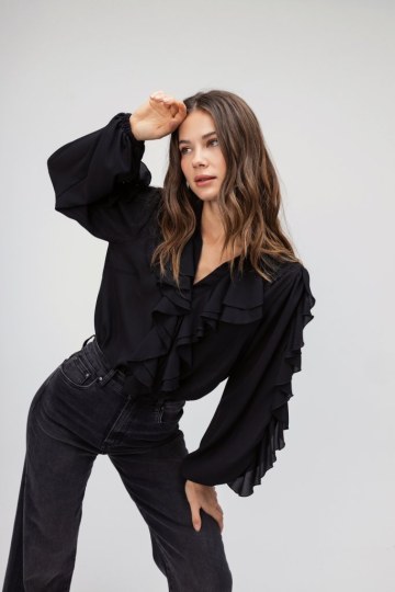 Πουκάμισο μαύρο  με βολάν - 