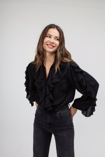 Πουκάμισο μαύρο  με βολάν - 