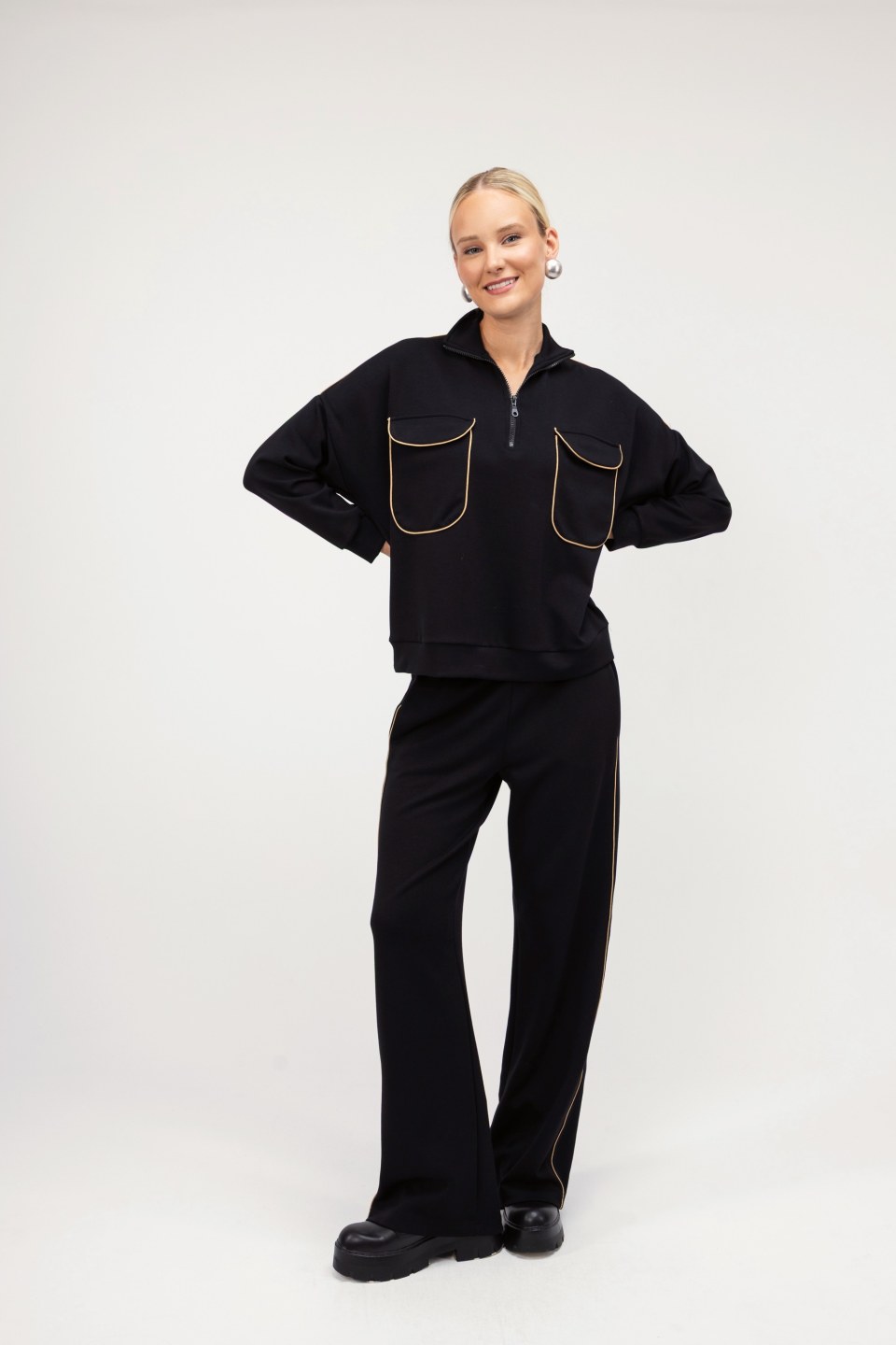 Παντελόνι μαύρο τύπου φούτερ