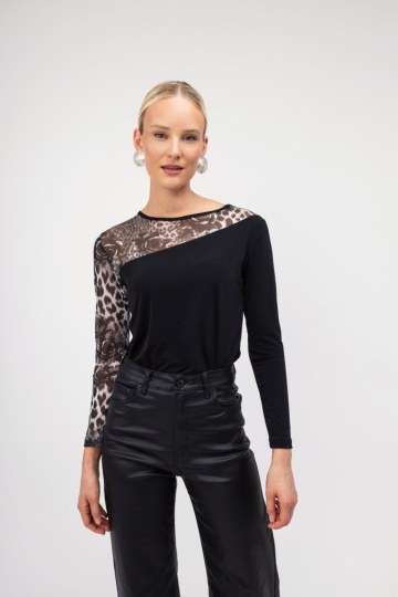 Μπλούζα με γκρι animal print λεπρομέρειες και τριάνταφυλλα - 