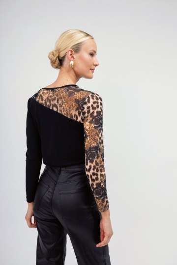 Μπλούζα με μπεζ animal print λεπρομέρειες και τριάνταφυλλα - 