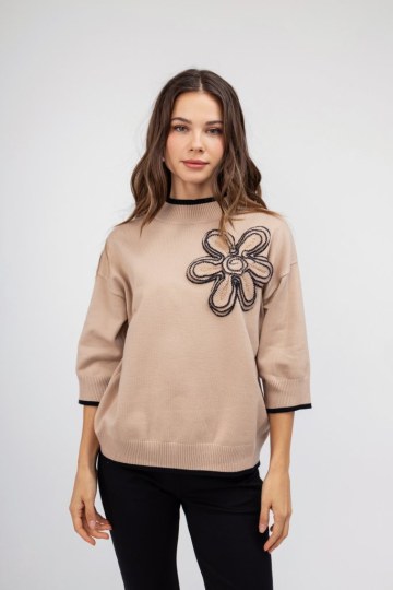 Πουλόβερ μπεζ με κεντητό λουλούδι - 
