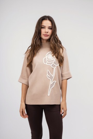 Πουλόβερ μπεζ με κεντητό σχέδιο τριαντάφυλλο - 