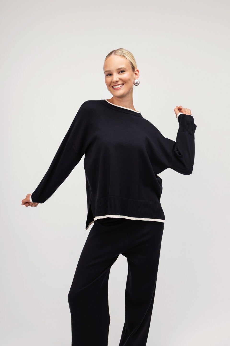  Σετ μαύρο με λευκές λεπτομέρειες