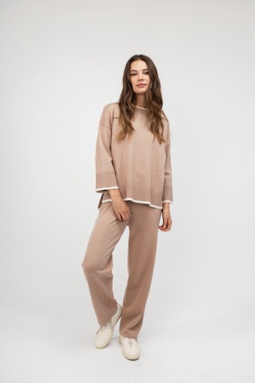 Σετ μπεζ με λευκές λεπτομέρειες