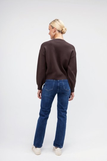 Ζακέτα-Πουλόβερ καφέ με χρυσά κουμπιά - 