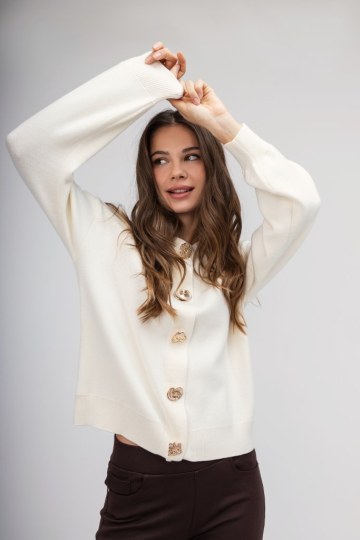 Ζακέτα-Πουλόβερ εκρού με χρυσά κουμπιά - 