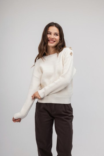 Πουλόβερ εκρού με χρυσά διακοσμητικά σχέδια - 