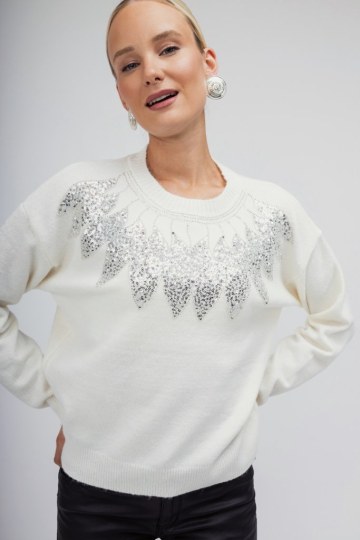 Πουλόβερ λευκό με παγιέτες σε σχέδια φύλλα - 