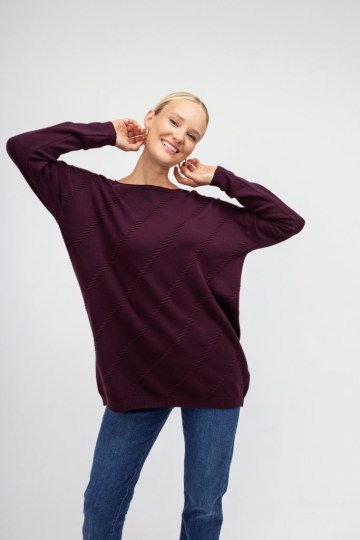Πουλόβερ μπορντό μονόχρωμο με ιδιαίτερο σχέδιο - 