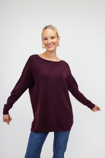 Πουλόβερ μπορντό μονόχρωμο με ιδιαίτερο σχέδιο - 