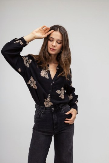 Πουκάμισο μαύρο με boho λουλούδια - 