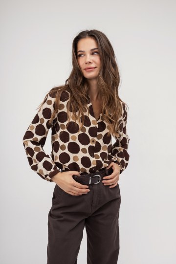 Πουκάμισο καφέ κυκλικά σχέδια