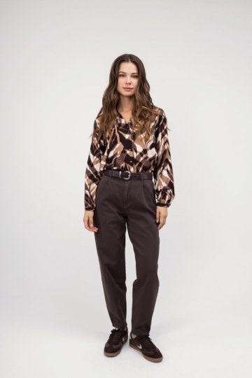 Πουκάμισο καφέ με εμπριμέ σχέδια - 