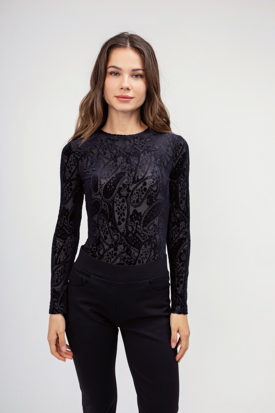 Κορμάκι εφαρμοστό με βελουτέ λεπτομέρειες μαύρο