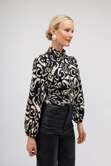 Πουκάμισο μαύρο εμπριμέ με λαχούρια - 