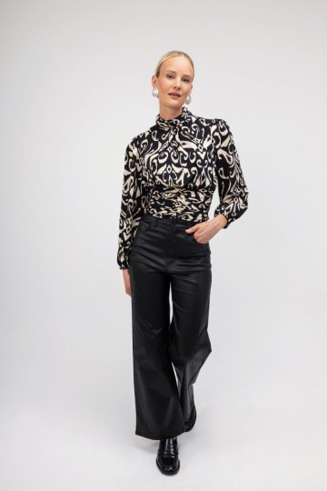 Πουκάμισο μαύρο εμπριμέ με λαχούρια - 