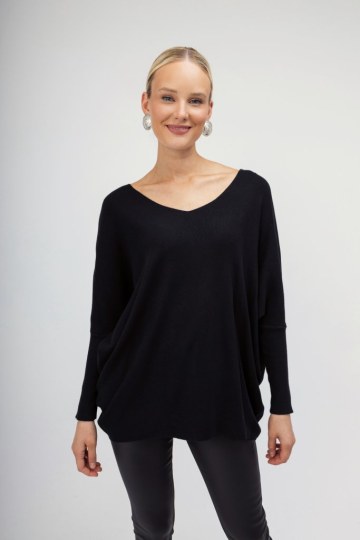 Πουλόβερ-μαύρο με  strass σε σχέδιο πεταλούδας - 