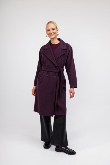 Παλτό μπορντώ με ζώνη και γιακά - 