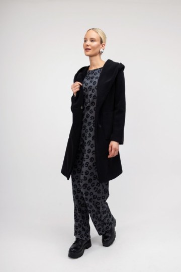 Ημίπαλτο μαύρο με ζώνη και γιακά - 