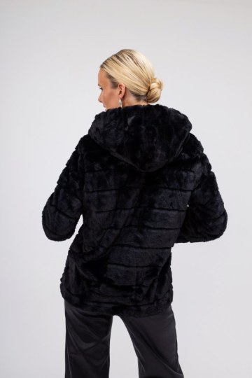 Πανωφόρι κοντό μαύρο με γιακά από οικολογική γούνα  - 