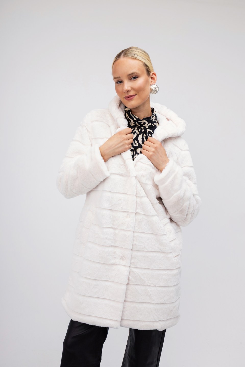 Πανωφόρι λευκό από οικολογική γούνα και κουκούλα