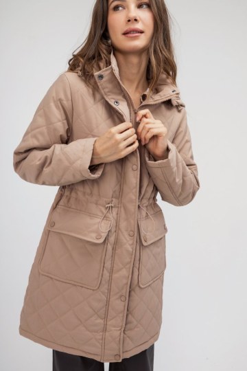 Μπουφάν μπεζ με φερμουάρ και κουκούλα - 