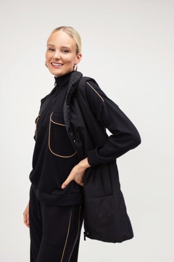 Μπουφάν αμάνικο μαύρο με αποσπώμενη οικολογική γούνα - 