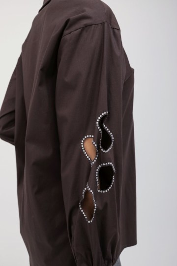 Πουκάμισο καφέ με ανοίγματα - 