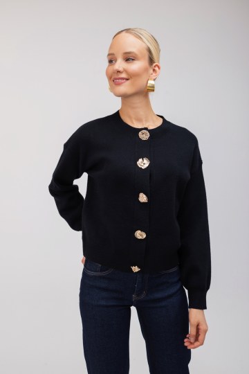 Ζακέτα-Πουλόβερ μαύρη με χρυσά κουμπιά