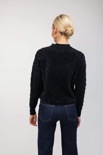 Πουλόβερ- Μπλούζα μαύρη με βελουτε υφή - 