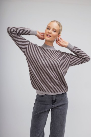 Πουλόβερ- Μπλούζα  γκρι με βελουτε υφή - 