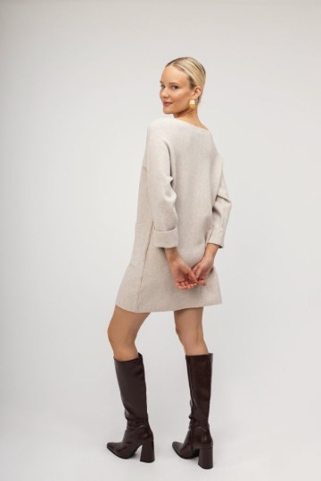 Φόρεμα mini μπεζ μονόχρωμο με χρυσές λεπτομέρειες - 