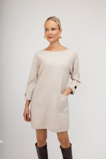 Φόρεμα mini μπεζ μονόχρωμο με χρυσές λεπτομέρειες - 