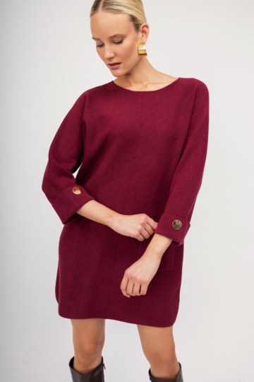 Φόρεμα mini μπορντό μονόχρωμο με χρυσές λεπτομέρειες - 