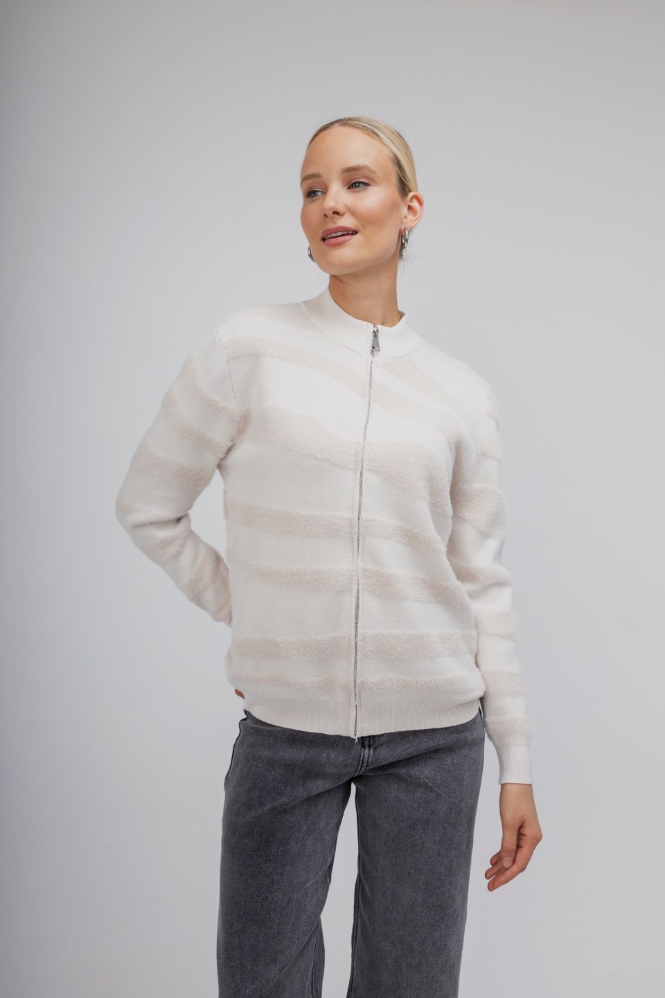 Πουλόβερ-Ζακέτα εκρού με φερμουάρ