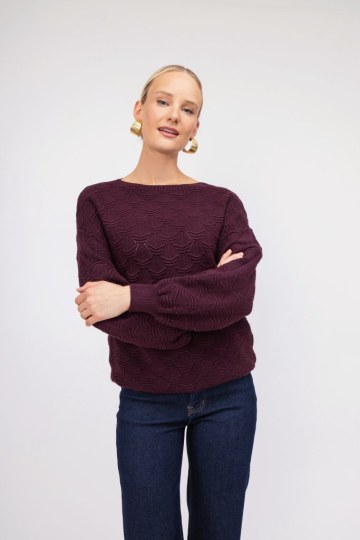  Πουλόβερ μπορντώ με ανάγλυφο σχέδιο - 