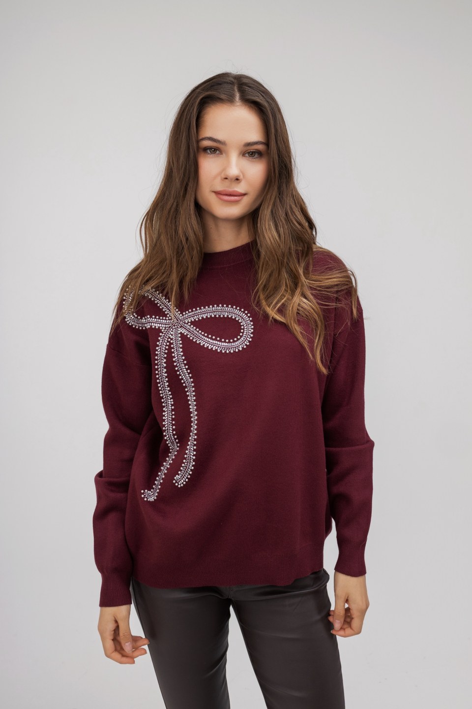 Πουλόβερ μπορντώ με διακοσμητικό φιόγκο