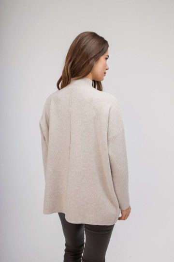 Πουλόβερ μπεζ με τσέπες - 